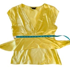 BCBG, Size Medium, short sleeve dirty yellow silk blouse
